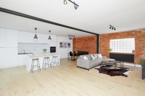 Nottingham 2 Bed Modern Apartment (private parking)